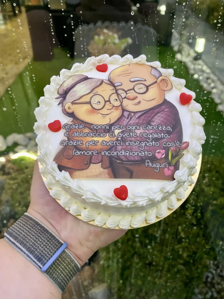 Foto della torta per la festa dei nonni